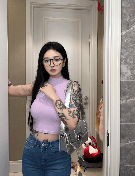 抖音网红卡通百科老王微密圈付费图片流出,别找了!