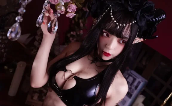 舞小喵是谁?早期舞小喵cos地狱魔女付费作品欣赏