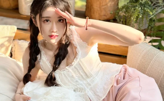 轩子巨2兔近期动态和照片,不敢相信这是奔4的身材!