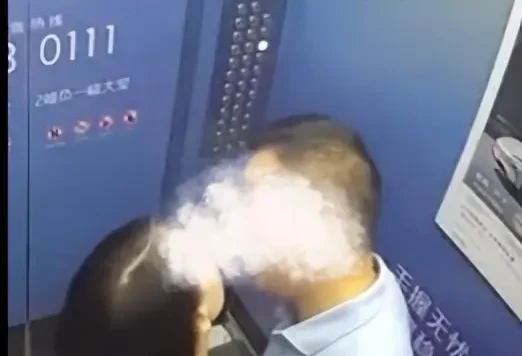 南京高校副书记与已婚人妻在宾馆开房5小时,出来时女方双腿发软